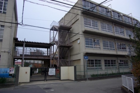 中学校　尼崎市立大成中学校（中学校）まで611m