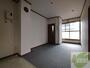 居室・リビング　広くてキレイなお部屋が広がっていて、充実した生活が送れそう。