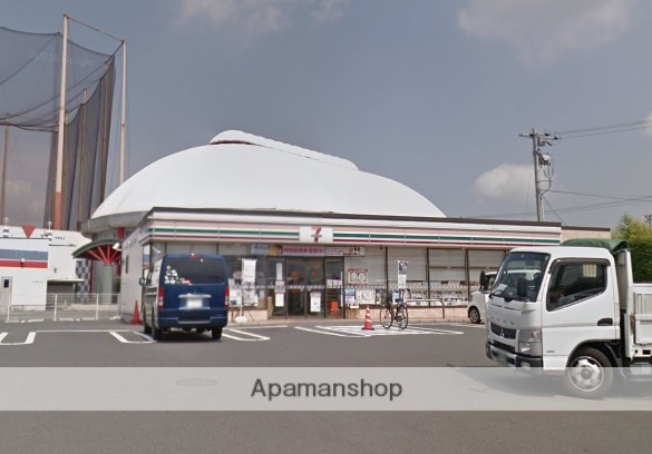コンビニ　セブンイレブン（コンビニ）まで635m