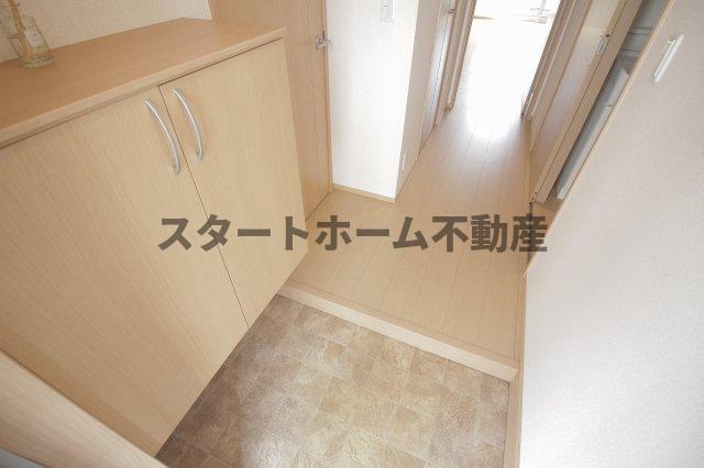 玄関　収納もある玄関です