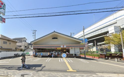 コンビニ　セブンイレブン 神戸魚崎南町4丁目店（コンビニ）まで388m