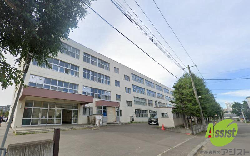 中学校　札幌市立琴似中学校（中学校）まで1135m