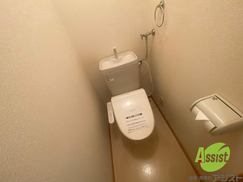 トイレ　ウォシュレット機能がついたトイレ。安心して使用できますね。