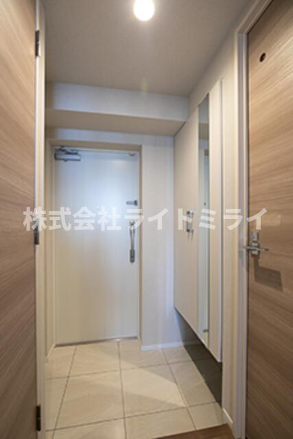 玄関　※写真は同タイプ住戸です。