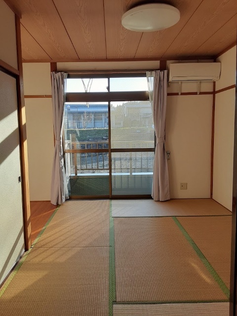 湯の森ハイツの居間写真