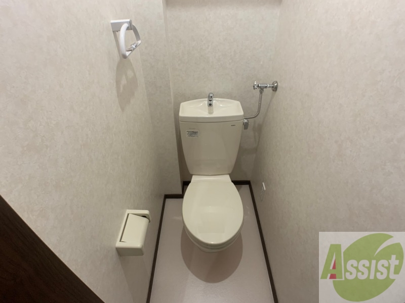 トイレ　こちらはトイレです。清潔感があり、安心して使用できます。
