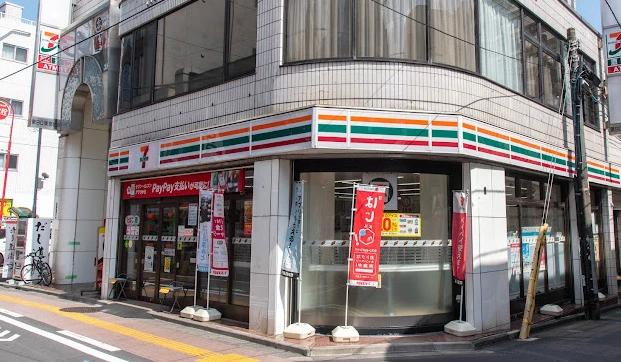 コンビニ　セブンイレブン高田馬場３丁目店（コンビニ）まで30m