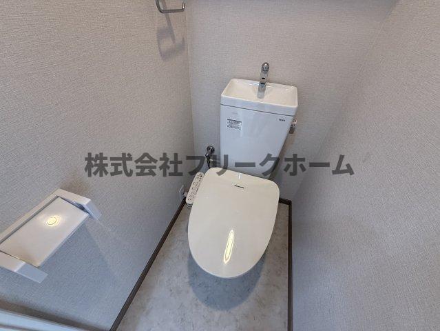 ＪＲ総武線 荻窪駅 徒歩5分 3階建 築43年のトイレ写真