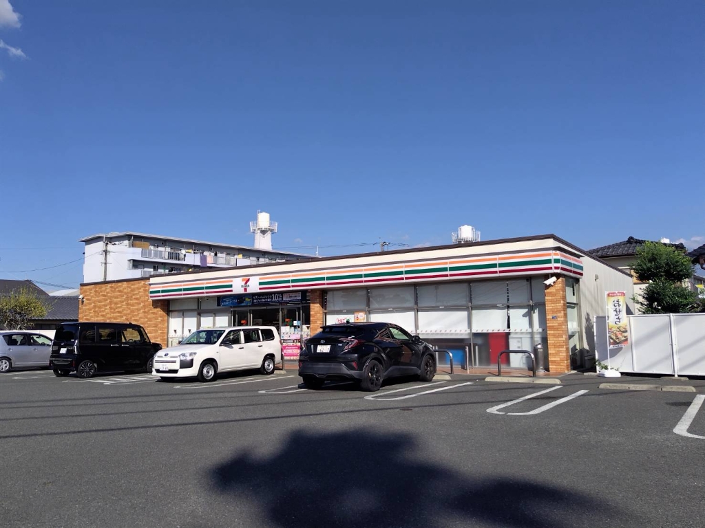 コンビニ　セブンイレブン 熊本出仲間7丁目店（コンビニ）まで767m
