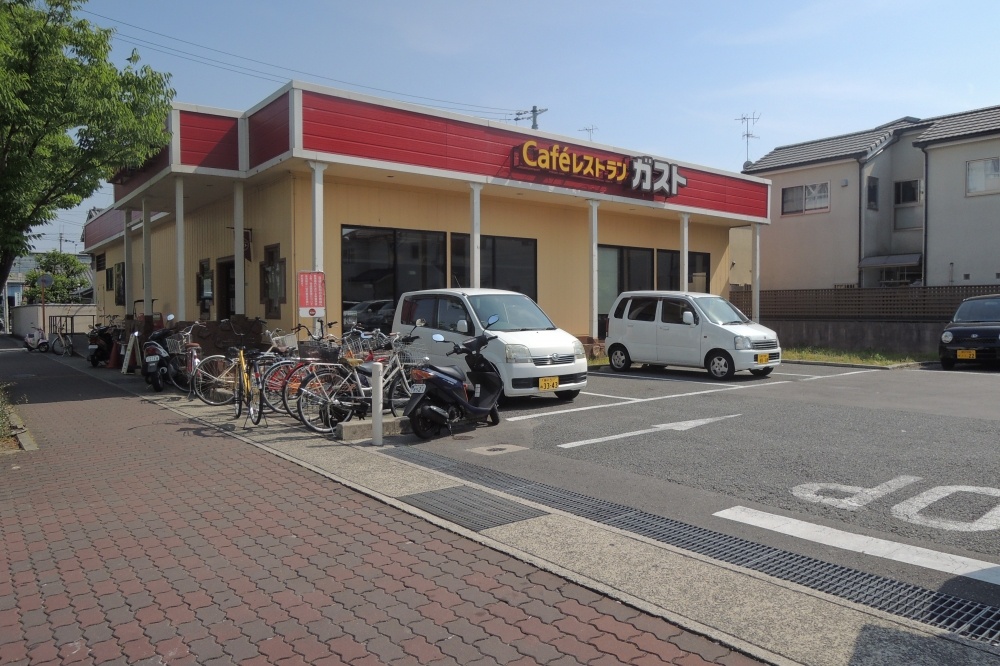 飲食店　ガスト　伊丹荒牧店（飲食店）まで288m
