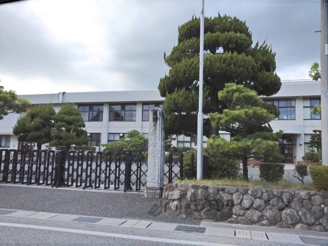 小学校　愛知川小学校（小学校）まで1100m