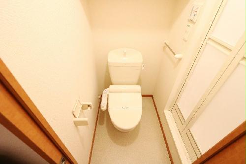 トイレ　温水洗浄便座を完備しており快適な毎日を！