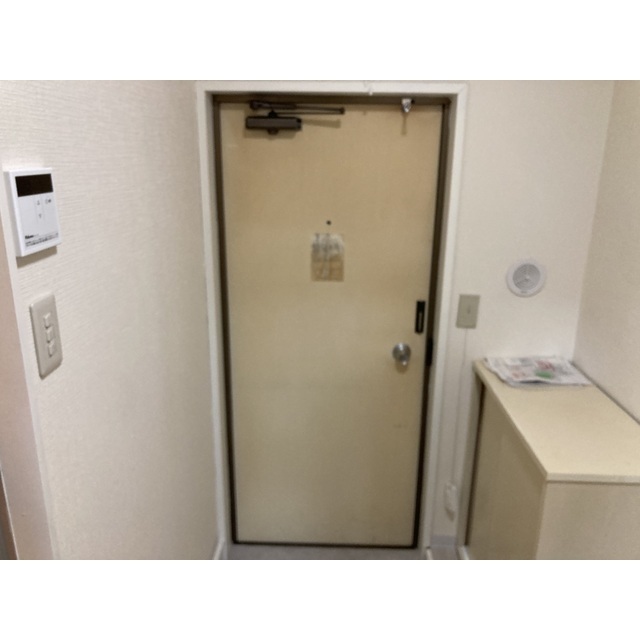 玄関　収納もある玄関です
