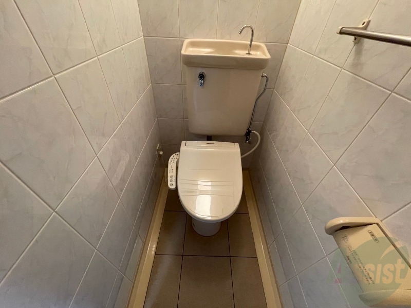 トイレ　ウォシュレット機能がついたトイレ。安心して使用できますね。