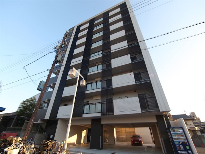 建物外観　外観　オートロック付　外壁タイル張り
