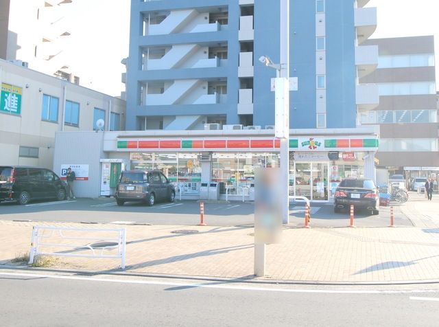 コンビニ　サンクス都筑北山田店（コンビニ）まで830m