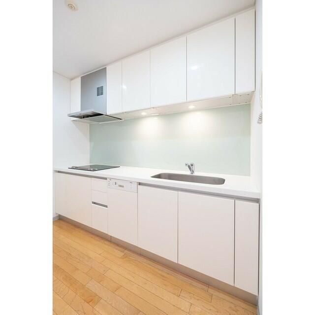 キッチン　写真は同タイプ住居です。
