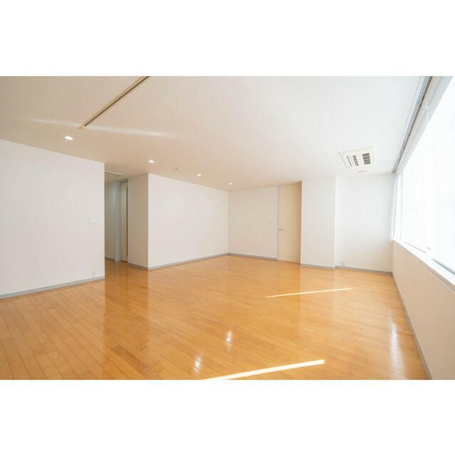 居室・リビング　写真は同タイプ住居です。