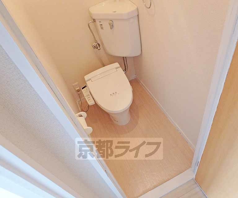トイレ　足元ゆったり～！