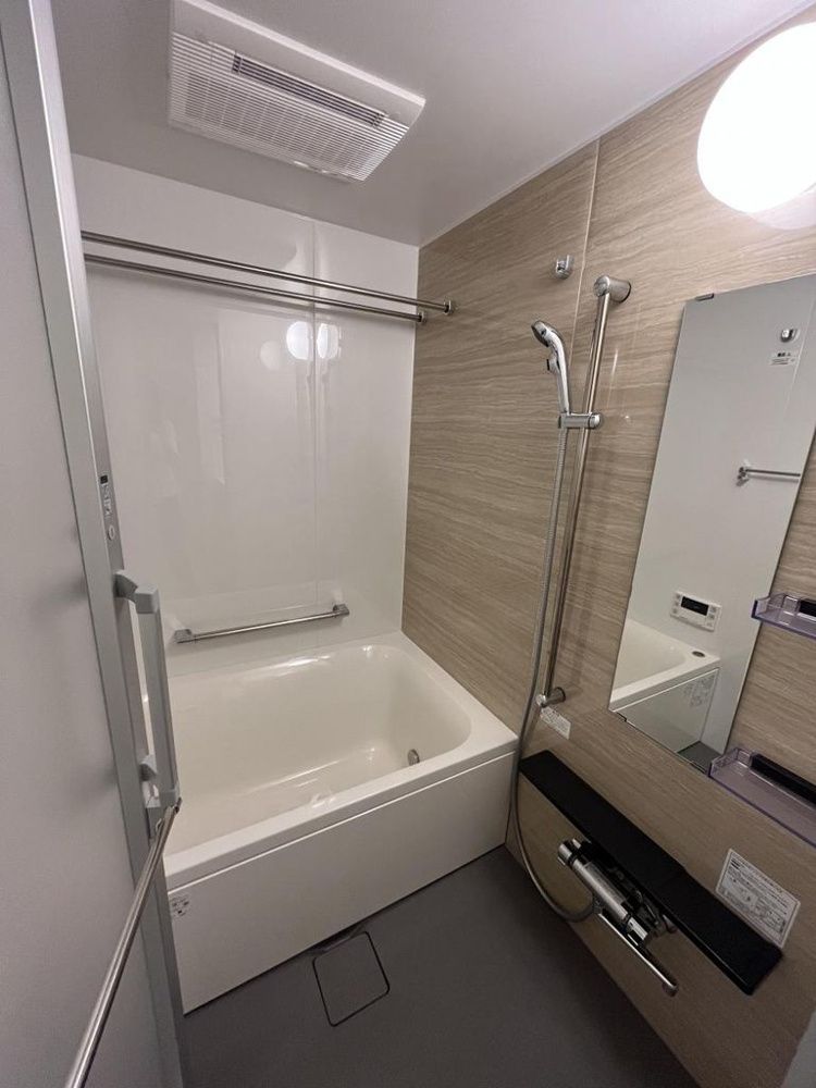 バス・シャワールーム　写真は同タイプ住居です。