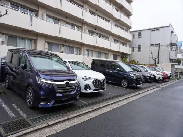 駐車場　駐車場