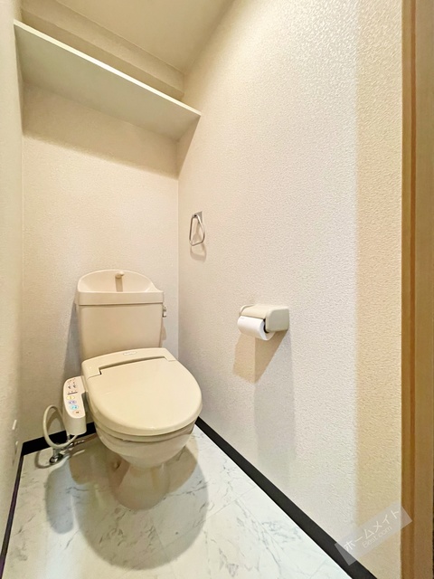 トイレ　温水洗浄便座付き♪