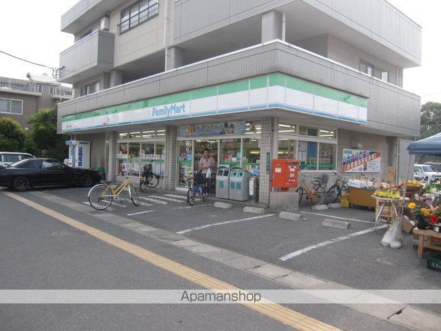 コンビニ　ファミリーマート（コンビニ）まで230m
