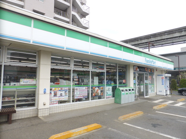 コンビニ　ファミリーマート東大和桜が丘店（コンビニ）まで367m