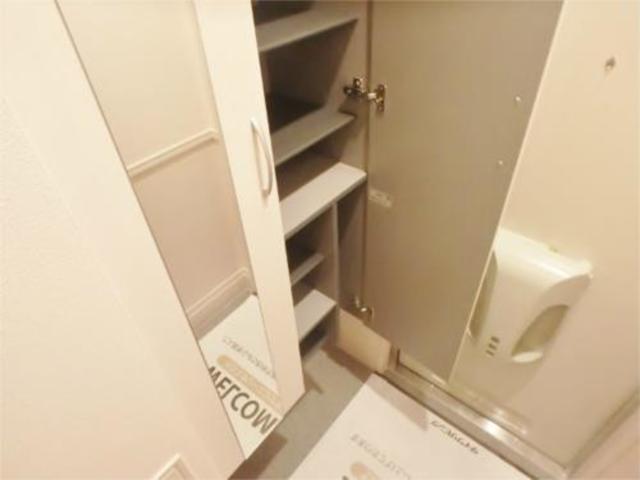 キッチン　シューズボックス