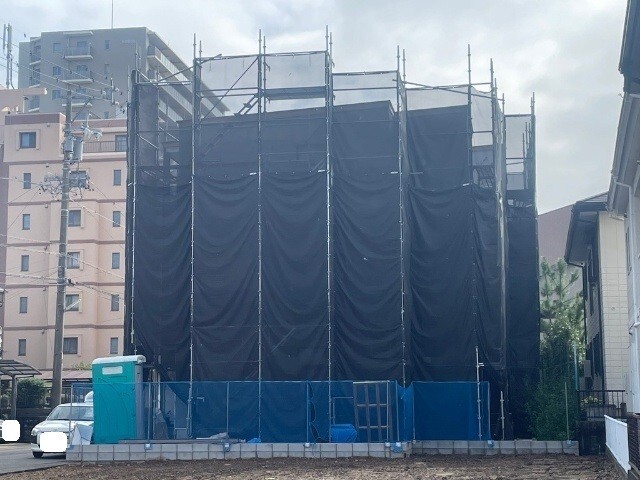 建物外観　建築中
