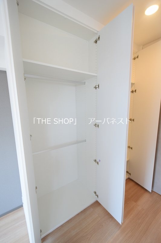収納　ダブルクローゼット