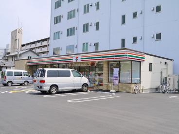 コンビニ　セブンイレブン大宮4丁目（コンビニ）まで577m