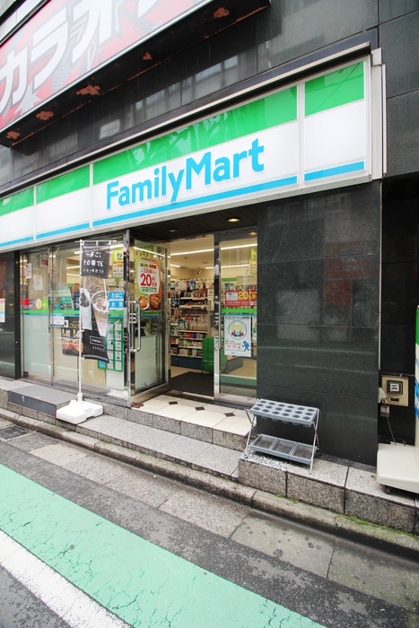 コンビニ　ファミリーマート恵比寿銀座通り店（コンビニ）まで300m