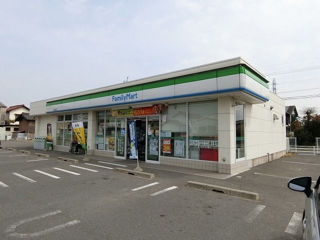 コンビニ　ファミリーマート大垣静里町店（コンビニ）まで600m