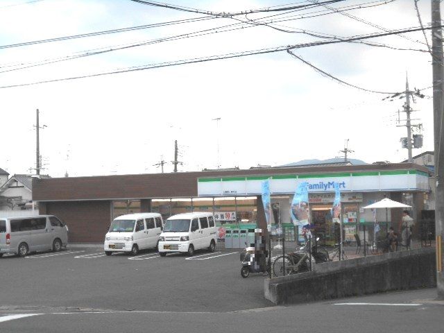 コンビニ　ファミリーマート太秦森ケ東町店（コンビニ）まで451m