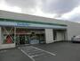 コンビニ　ファミリーマート伊丹中野西店（コンビニ）まで633m