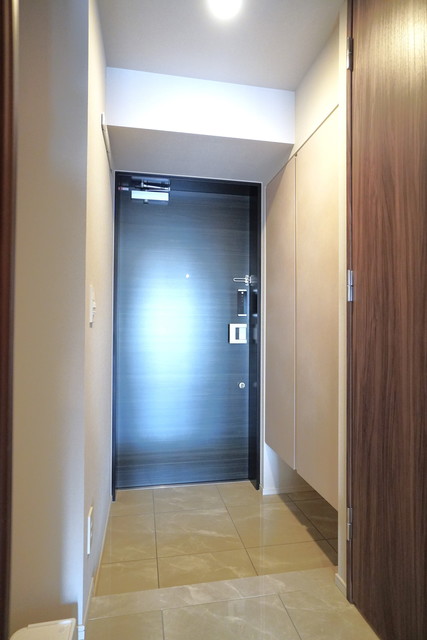 玄関　※写真は同タイプ住戸です。