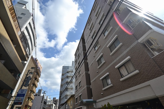 建物外観　キレイな外観です☆平和大通り沿い