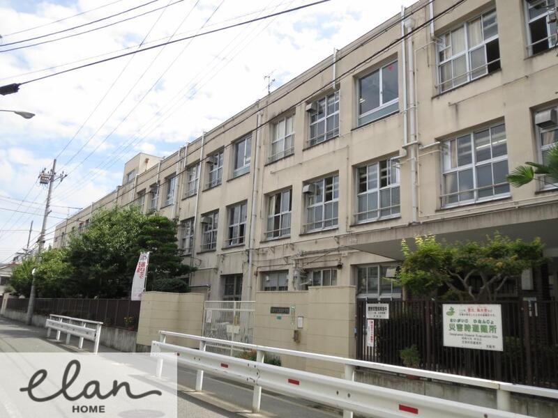 中学校　大阪市立東陽中学校（中学校）まで560m