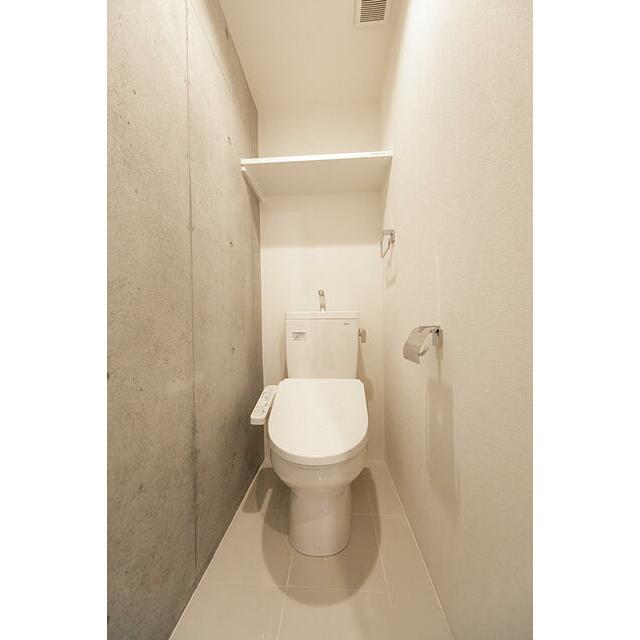 トイレ　※写真は同タイプ住戸です。