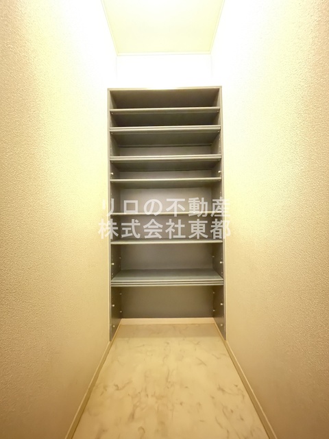 玄関　下駄箱付なので、玄関はいつでもスッキリ片付きますね☆