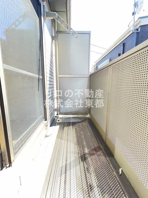 バルコニー　お天気のいい日は外干しもできますね！！