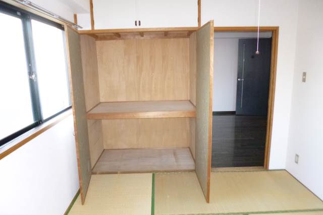 都営三田線 志村三丁目駅 徒歩10分 5階建 築38年の内装写真