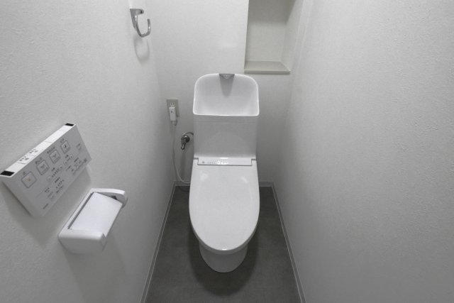 トイレ　参考写真（同物件別部屋）