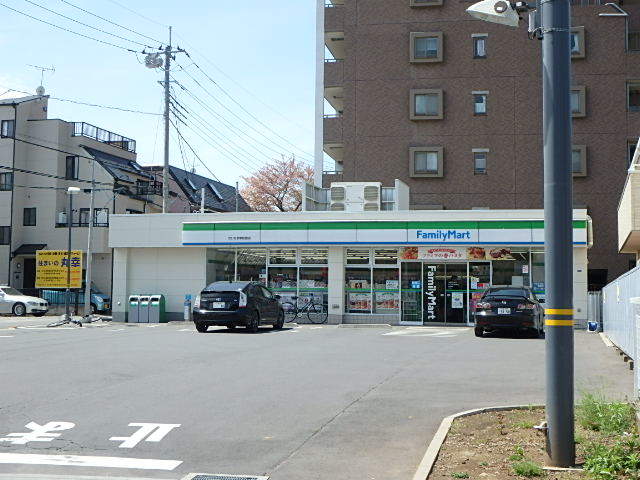 コンビニ　ファミリーマート（コンビニ）まで993m