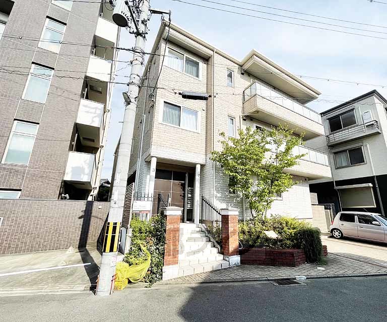 建物外観　高級感ある造りです。