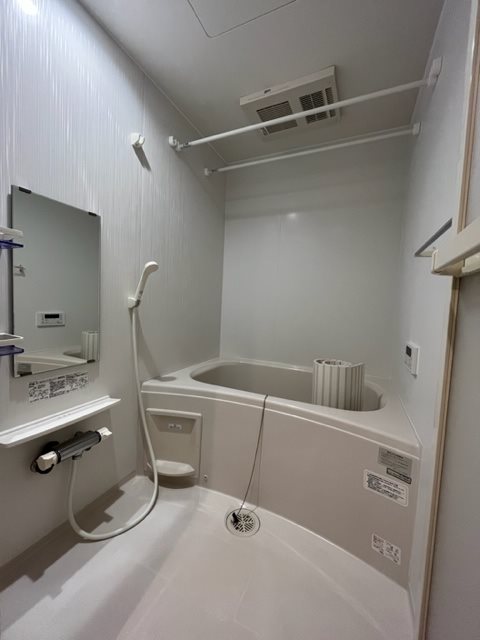 バス・シャワールーム　追い炊き・浴室乾燥機完備