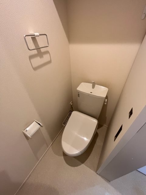トイレ　温水洗浄便座