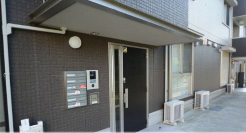玄関　写真は類似です。
