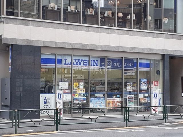 コンビニ　ローソン クオール代々木駅前店（コンビニ）まで519m
